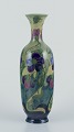 L'Art presents: 
Zuid-
Holland, Gouda. 
Antique and 
unique Art 
Nouveau vase.