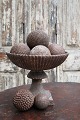 K&Co. presents: 
Decorative, 
old French iron 
centerpiece 
with a super 
fine patina...