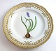 Lundin Antique 
presents: 
Royal 
Copenhagen. 
Flora Danica 
plate. Diameter 
25 cm. (3553). 
(1 quality). 
Muscari ...