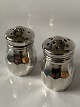 Antik Huset 
presents: 
Salt and 
pepper set in 
Sterling 
silver.
Height 5.5 cm