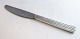 Lundin Antique 
presents: 
Georg 
Jensen. 
Bernadotte. 
Sterling (925). 
Dinner knife. 
Length 21.6 cm.