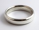 Lundin Antique 
presents: 
Hans 
Hansen. 
Sterling bangle 
(925). Width 15 
mm. opening 6.3 
cm. Model 211.