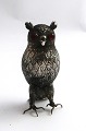 Lundin Antique 
presents: 
Vinaigrette.
 Silver owl 
with eyes of 2 
red stones 
(830). Height 
8.5 cm