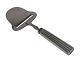 Antik K 
presents: 
Georg 
Jensen 
Bernadotte
Cheese slicer 
20.5 cm.