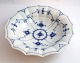 Lundin Antique 
presents: 
Royal 
Copenhagen. 
Blue fluted, 
plain. Cake 
bowl. Model 
142. Width 21 
cm. (1 quality)