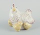 L'Art presents: 
Kähler 
ceramic figure 
in the shape of 
a hen with 
chicks.