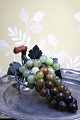 K&Co. presents: 
Decorative, 
large old bunch 
of grapes in 
colored jade. 
Length: 27cm.