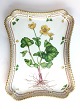 Lundin Antique 
presents: 
Royal 
Copenhagen 
Flora Danica. 
Square dish. 
Design #3565. 
Length 28 cm. 
Width 22 cm. 
...