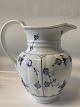 Antik Huset 
presents: 
Blue 
fluting fluted 
Punch jug.
Height: 19 cm.