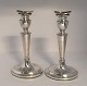 Lundin Antique 
presents: 
Silver 
candlesticks 
with oval base 
(830). A pair. 
Height 19 cm.