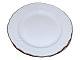 Antik K 
presents: 
White 
curved with 
gold edge
Luncheon plate 
22.3 cm.