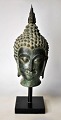 Pegasus – Kunst 
- Antik - 
Design 
presents: 
Buddha 
bust in bronze, 
20th century.