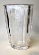 Pegasus – Kunst 
- Antik - 
Design 
presents: 
Large 
crystal vase 
with carving of 
a woman, 20th 
century. 
Sweden.