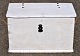 Pegasus – Kunst 
- Antik - 
Design 
presents: 
Ship's 
chest from 
Samsø. Painted 
pine. 19th 
century.