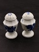 Middelfart 
Antik presents: 
Royal 
Copenhagen Blue 
Flower pepper 
and salt 
shakers