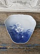 Karstens Antik 
presents: 

B&G 
Christmas rose 
triangular dish 
no. 40