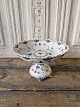 Karstens Antik 
presents: 
Royal 
Copenhagen Blue 
Fluted full 
lace large bowl 
on stand 
No. 1022