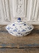 Karstens Antik 
presents: 
Royal 
Copenhagen Blue 
Fluted full 
lace dish no. 
1129