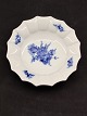 Middelfart 
Antik presents: 

Royal 
Copenhagen Blue 
Flower angular 
bowl 10/8556