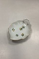 Danam Antik 
presents: 

Bing and 
Grøndahl 
Eranthis Small 
Leaf-shaped 
Dish No. 198