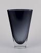 L'Art presents: 
Kaj 
Franck, Finnish 
glass artist, 
for Nuutajärvi 
Notsjö.
Unique art 
glass vase with 
a conical ...
