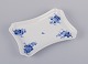 L'Art presents: 
Royal 
Copenhagen. 
Blue Flower 
Braided. Tray 
in porcelain.