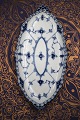 K&Co. presents: 
Royal 
Copenhagen, 
Blue Fluted 
Full laze asiet 
/ teaspoon 
tray. 
1/1115...