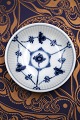 K&Co. presents: 
Royal 
Copenhagen, 
small Blue 
Fluted Fluted 
bowl. 
1/2236. Dia.: 
9,2cm.