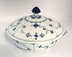 Lundin Antique 
presents: 
Royal 
Copenhagen. 
Blue fluted, 
plain. Round 
covered dish. 
Model 277. 
Diameter 20.5 
cm. ...