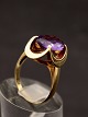 Middelfart 
Antik presents: 
14 carat 
gold ring with 
amethyst