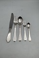 Danam Antik 
presents: 
Georg 
Jensen Sterling 
Sølv 
Continental 
Flatware Set 
for 8 persons 
40 pieces