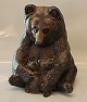Klosterkælderen 
presents: 
Aluminia 
3824 Bear 
sitting with 
cubs 24 x 30 cm 
Jeanne Grut
