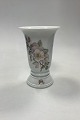 Danam Antik 
presents: 
Rosenthal 
Selb Vase with 
Roses