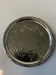 Antik Huset 
presents: 
Georg 
Jensen. Bottle 
tray in 
hammered 
sterling 
silver.
Number: 51