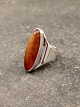 Middelfart 
Antik presents: 
Sterling 
silver ring 
with amber