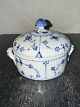 Reutemann Antik 
presents: 
Royal 
Copenhagen: 
Blue fluted 
lidded Bowl 
1/400
