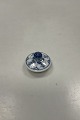 Danam Antik 
presents: 
Royal 
Copenhagen Blue 
Fluted Plain 
Lid for small 
Tea Pot No. 249