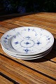 Antikkram 
presents: 
Blue 
Traditional 
plain Danish 
B&G porcelain. 
Porridge plates 
19cm