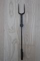 ViKaLi 
presents: 
An antique 
fork
Handmade of 
iron
Perfect by the 
grill and 
ekstra good by 
the fire
L: ...