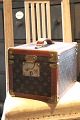 K&Co. presents: 
Original 
Louis Vuitton 
vintage beauty 
case (beauty 
box)...