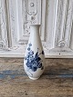 Karstens Antik 
presents: 
Royal 
Copenhagen Blue 
Flower - Blue 
Bouquet vase 
no. 10/4055