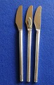 Antikkram 
presents: 
Farina 
Danish silver 
plated 
flatware, set 
of 3 dinner 
knives 21.5cm