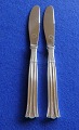 Antikkram 
presents: 
Regent 
Victoria silver 
plated cutlery, 
set of 2 dinner 
knives 21cm