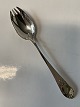 Antik Huset 
presents: 

Wooden 
Spoon Fork 
Silver 
Children's 
Cutlery
Length 15.4 
cm.