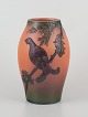L'Art presents: 
Ipsens, 
Bornholm.
Ceramic vase.
Motif of bird 
on branch.