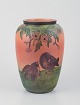 L'Art presents: 
Ipsens, 
Denmark, 
ceramic vase 
with motif of 
two sparrows.