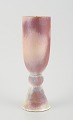 L'Art presents: 
Suzanne 
Ramié for 
Madoura, 
France. Ceramic 
vase.
Crystal glaze 
in sand tones.