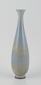 L'Art presents: 
Berndt 
Friberg for 
Gustavsberg 
Studiohand, 
Sweden.
Large slender 
ceramic vase.