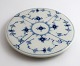 Lundin Antique 
presents: 
Royal 
Copenhagen. 
Blue fluted, 
plain. Round 
trivet. Model 
2058. Diameter 
15 cm. (1 ...