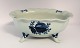 Lundin Antique 
presents: 
Aluminia. 
Trankebar. 
Fruit bowl. 
Model 11-1048. 
Length 21.5 cm. 
(1 quality)